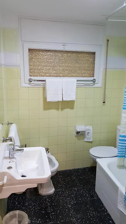 Guest house Hostal Residencia Catalina Palamos